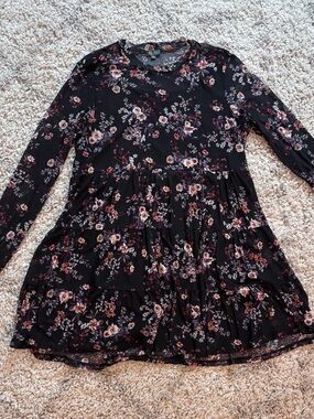 Women’s Black Floral Tiered Mesh Long-Sleeved Dress